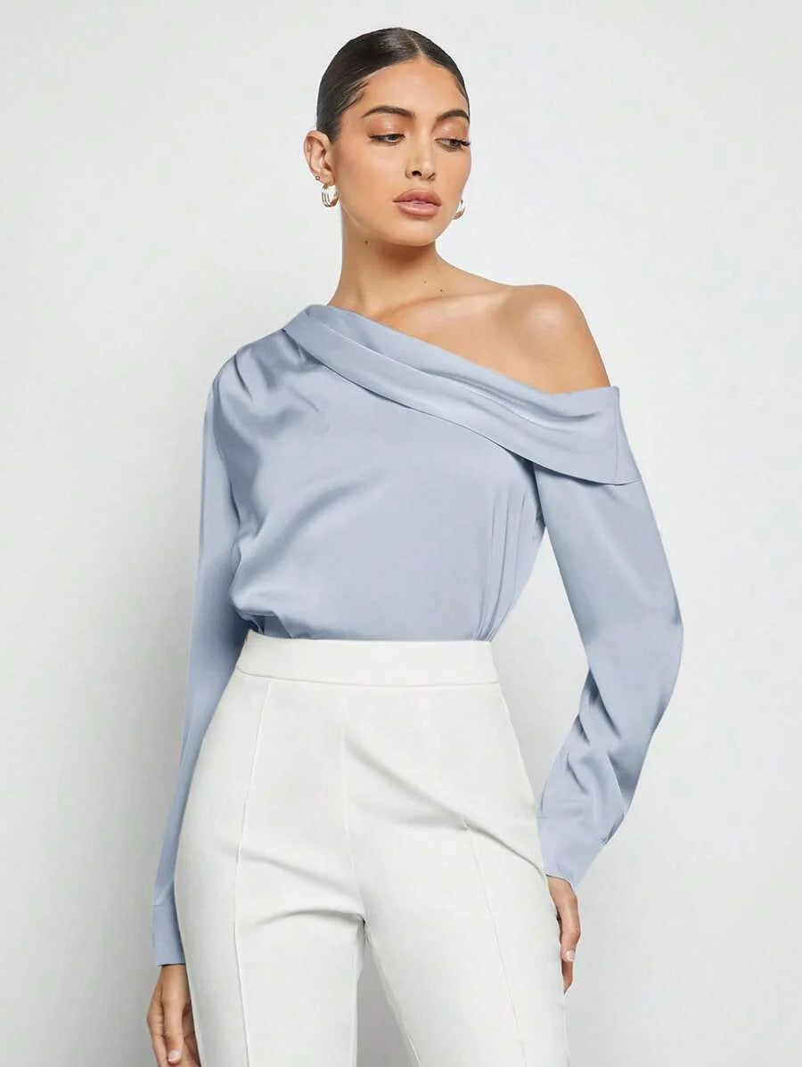 Blusa Asimétrica Celeste de Satén Elegante