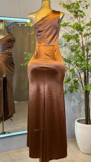 Vestido de Fiesta Asimétrico Satinado Café