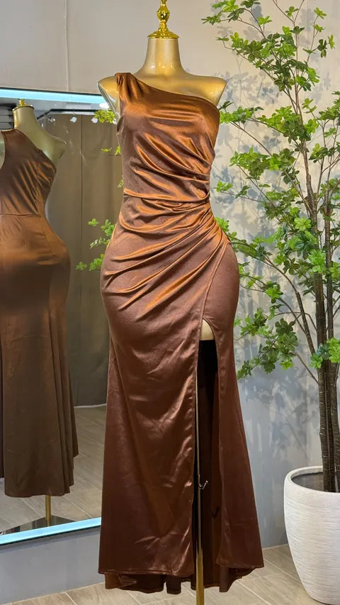 Vestido de Fiesta Asimétrico Satinado Café
