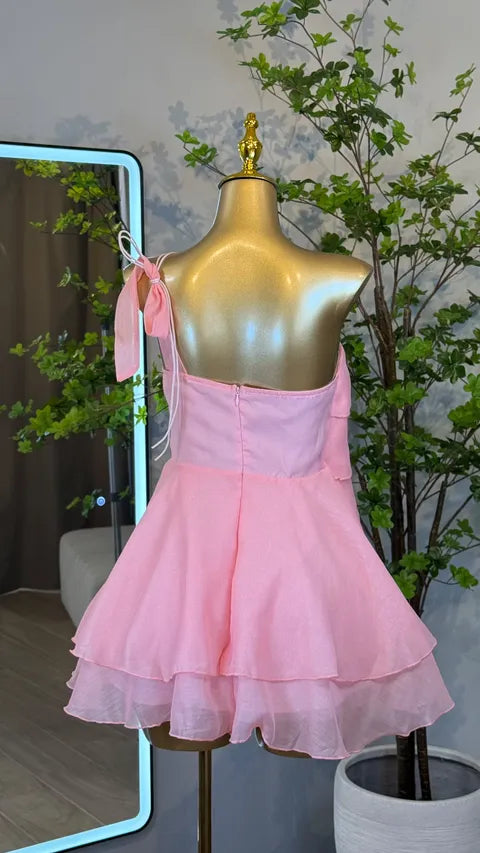 Vestido Corto de Un Hombro Con Volantes