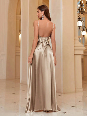 Vestido Champán Elegante Con Abertura Y Tirantes Finos