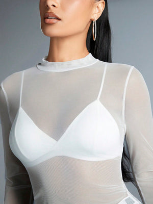 Top Blanco De Malla Transparente Con Cuello Alto Y Manga Larga