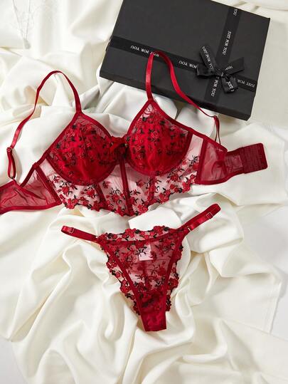Conjunto De Lencería Bordado Floral Rojo