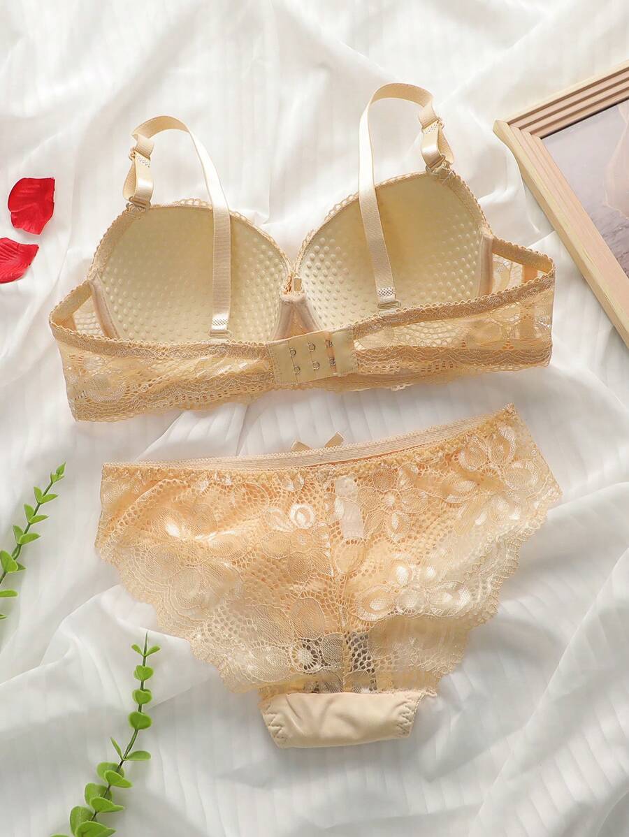 Set de lencería albaricoque con encaje frontal