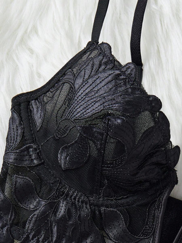 Conjunto de Lencería Bordado Floral Negro