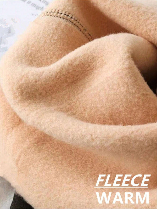 Detalle del material de fleece cálido y suave de las mallas termicas para mujer
