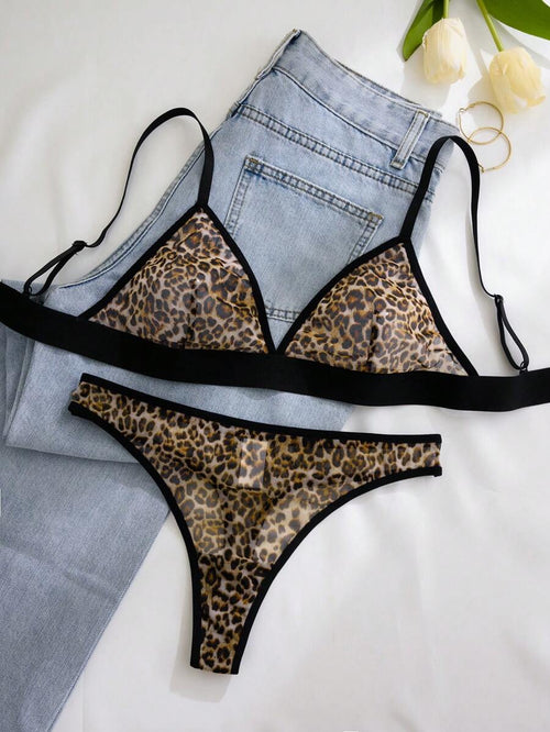 Conjunto de lencería animal print sujetador y tanga