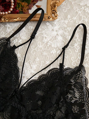 Imagen 4: Tirantes ajustables del top del Conjunto de Lencería de Encaje sin aros.