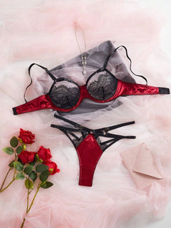 Conjunto Burdeos Sexy con encaje en vista completa.