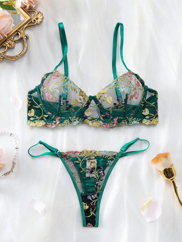 Conjunto De Lencería Verde Bordado Floral
