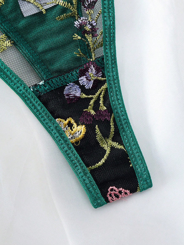 Conjunto De Lencería Verde Bordado Floral