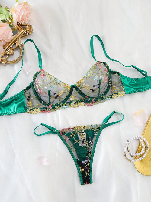 Conjunto De Lencería Verde Bordado Floral
