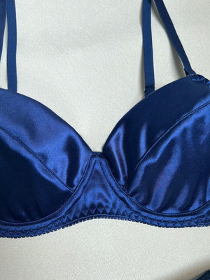 Conjunto De Lencería Satinado En Azul Zafiro