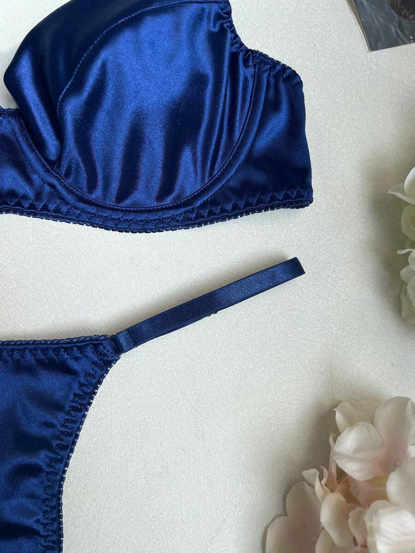 Conjunto De Lencería Satinado En Azul Zafiro