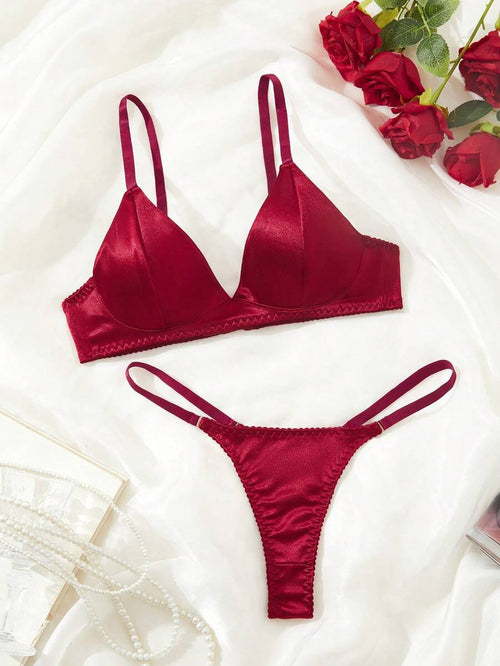 Set de lencería burdeos satinado con sujetador triangular