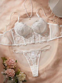 Set De Lencería Blanca Balconette Con Encaje Bordado Transparente vista frontal