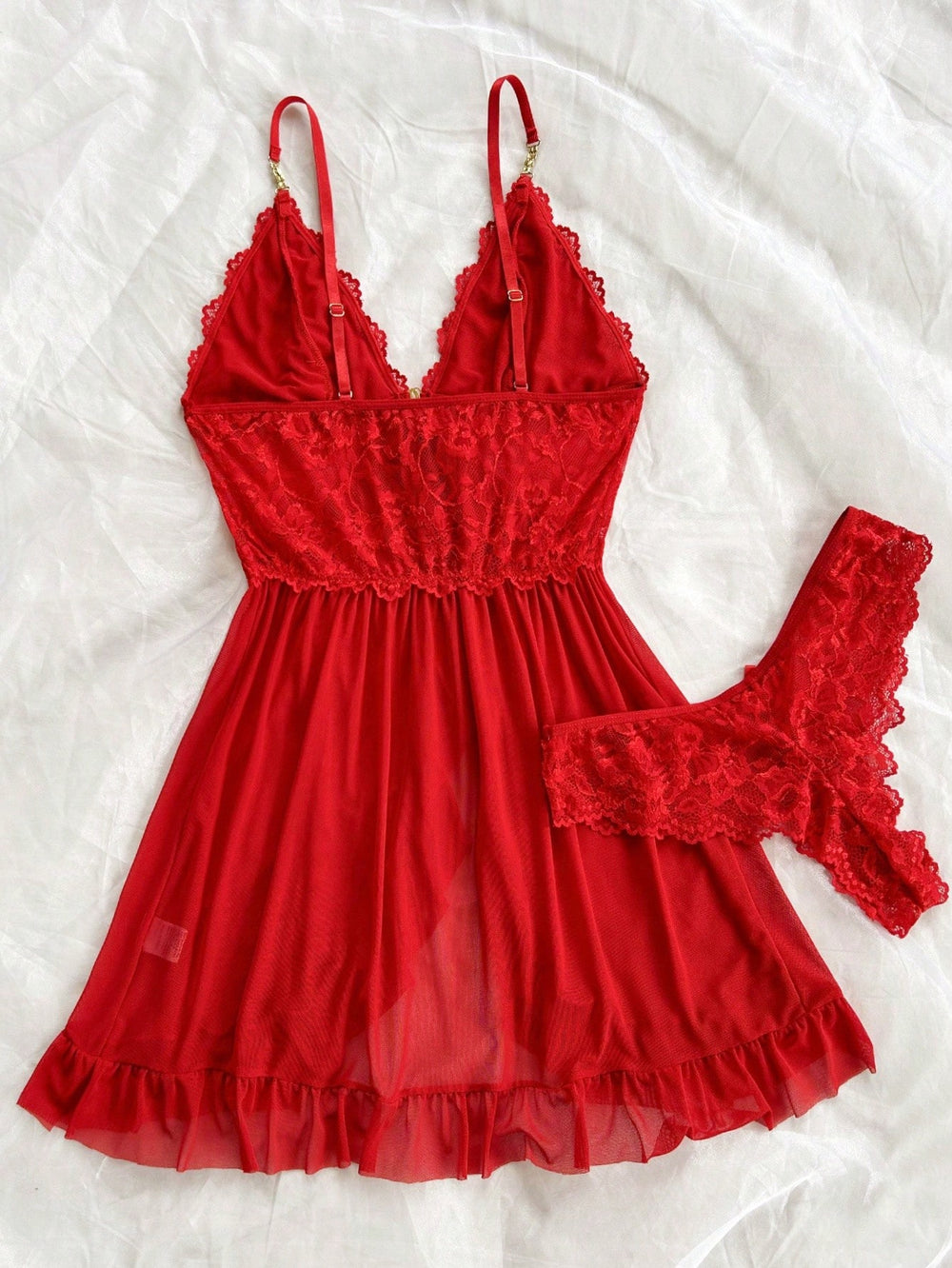 Camisón rojo de encaje con espalda al aire vista frontal