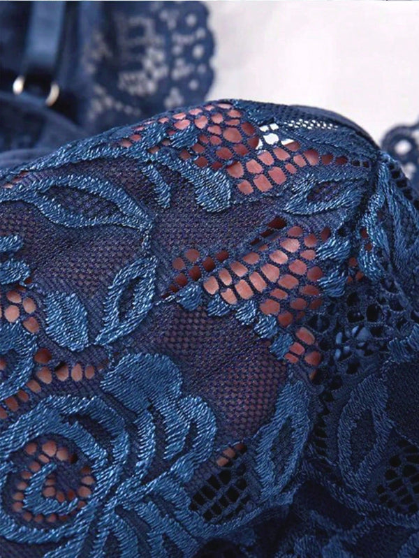 Babydoll de encaje azul marino detalle del encaje