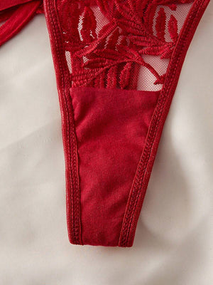 Conjunto de Lencería Rojo con Bordado Floral Sensual