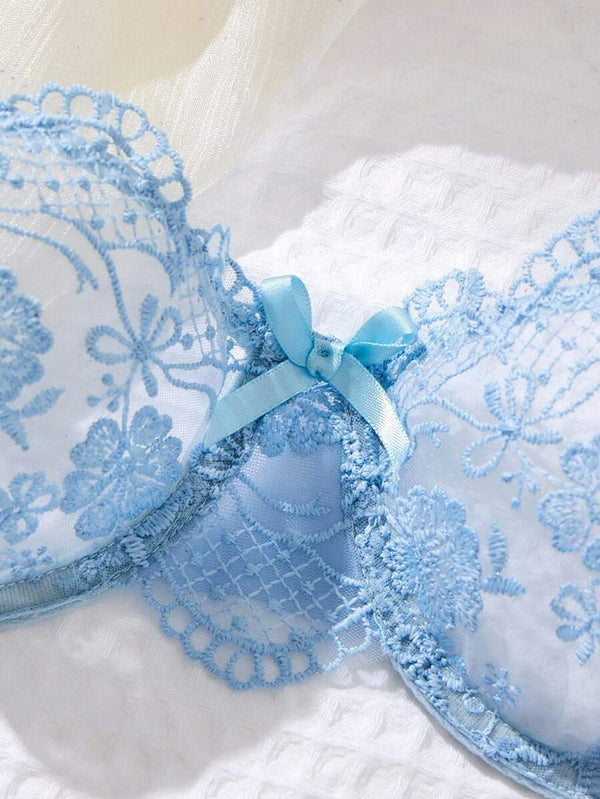 Conjunto de Lencería Celeste Con Encaje Floral
