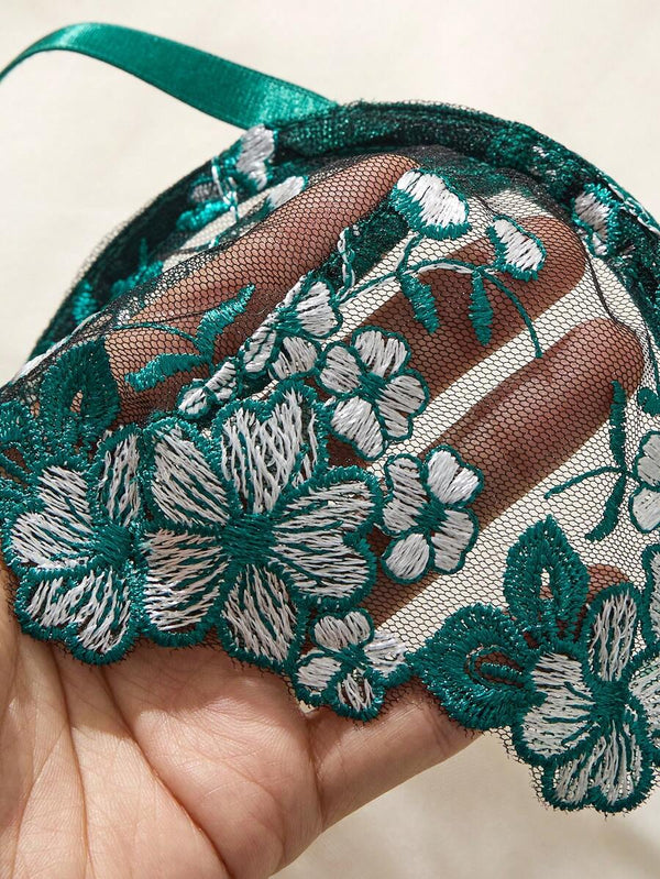 Conjunto de Lencería Verde Esmeralda con Bordado Floral