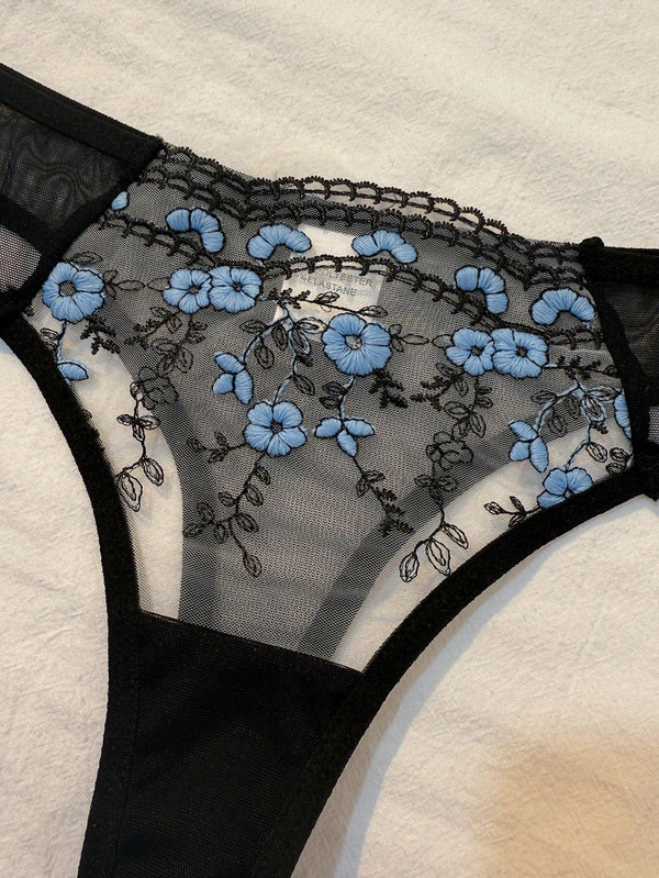 Set De Lencería Azul Bordada Floral