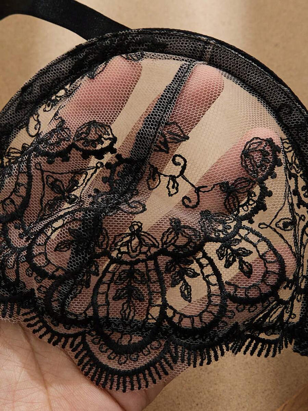 Conjunto De Lencería De Encaje Negro Con Corazón