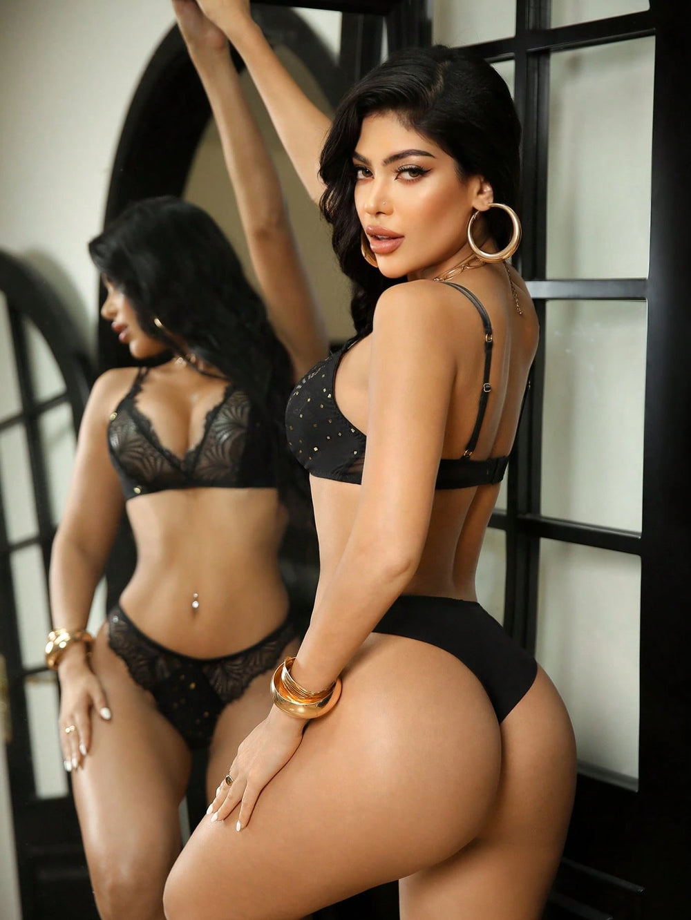 Lencería negra fantasía elegante transparente set 2 piezas vista frontal.
