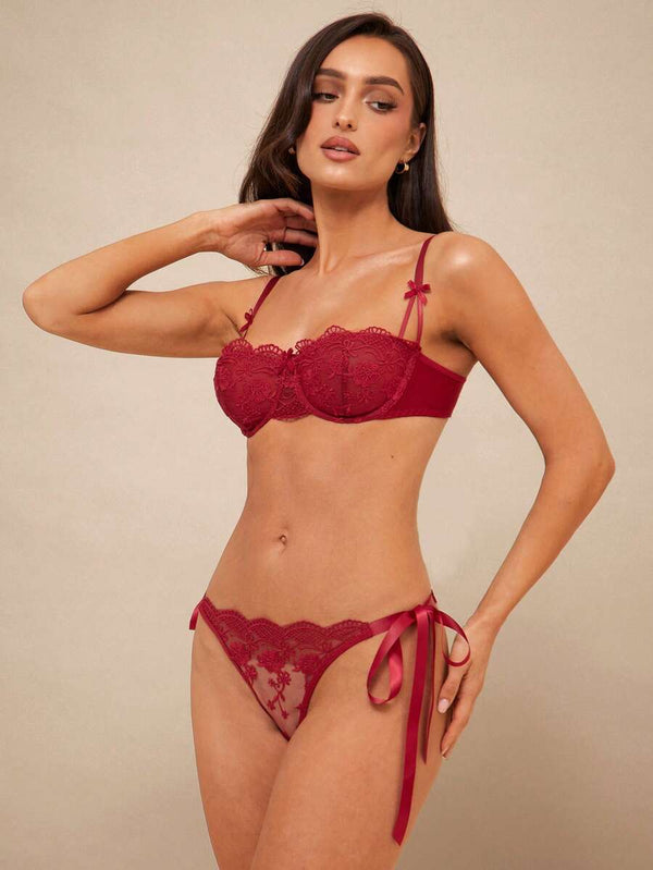 Conjunto De Lencería De Encaje Floral Burdeos