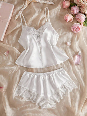 Conjunto De Pijama Satinado Con Encaje Blanco Perla