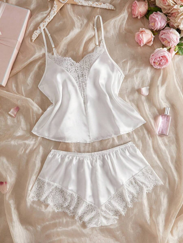 Conjunto De Pijama Satinado Con Encaje Blanco Perla