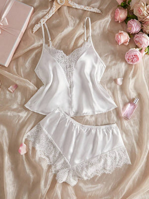 Conjunto De Pijama Satinado Con Encaje Blanco Perla