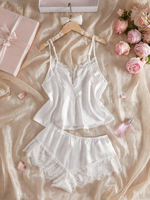 Conjunto De Pijama Satinado Con Encaje Blanco Perla