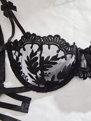 Conjunto de Lencería con Bordado Floral Negro