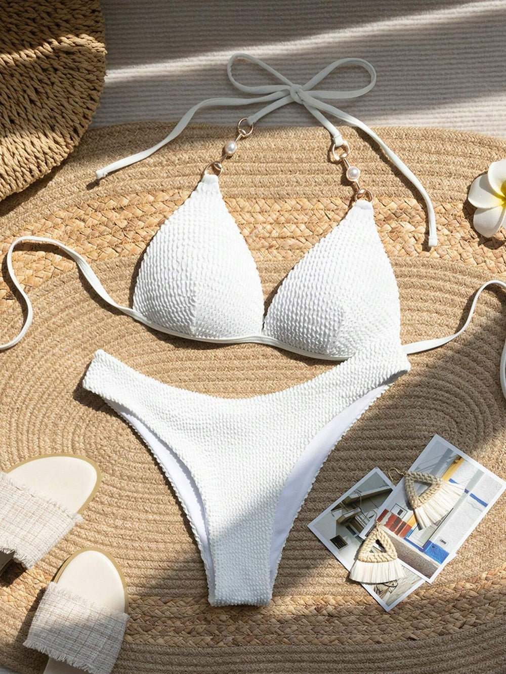 Bikini Push Up Texturizado Blanco con Detalle de Perlas
