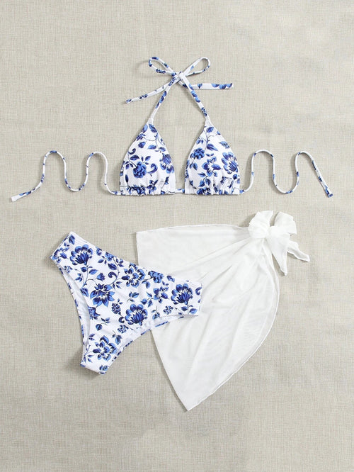 Bikini Floral Azul y Blanco con Top Halter y Pareo Transparente