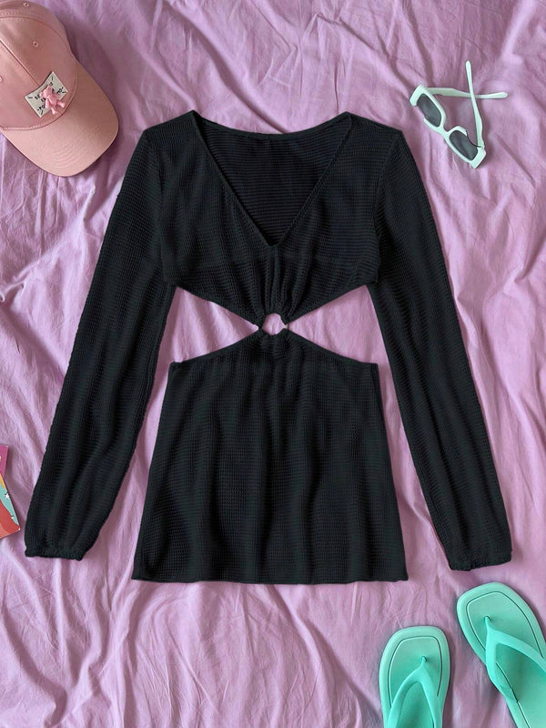 Salida de Playa con Abertura y Anillo para un Look Sofisticado Color Negro