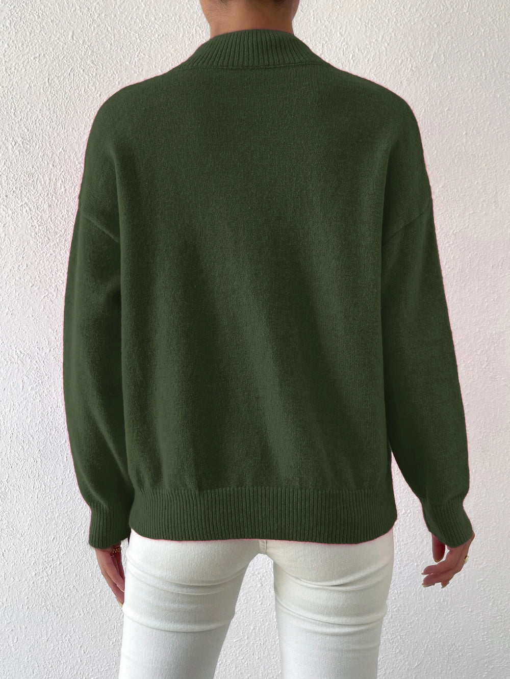 Pullover verde militar cuello alzado