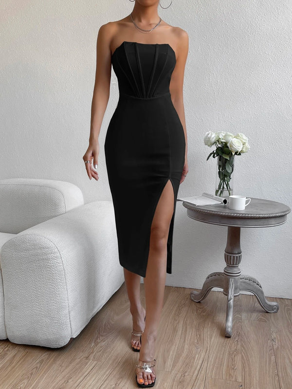 Look completo con el vestido negro midi, ideal para ocasiones especiales.