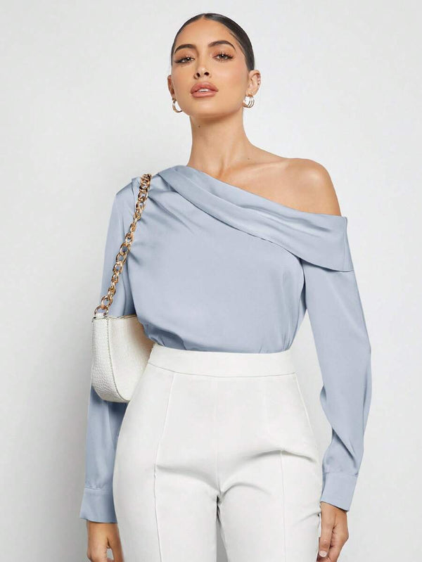 Blusa Asimétrica Celeste de Satén Elegante