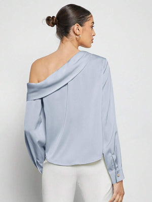 Blusa Asimétrica Celeste de Satén Elegante