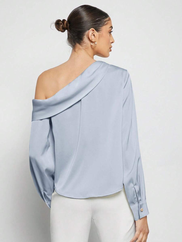 Blusa Asimétrica Celeste de Satén Elegante