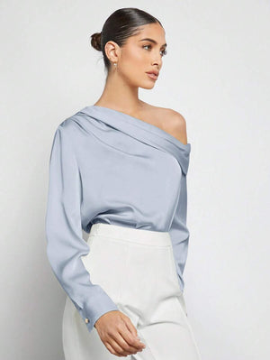 Blusa Asimétrica Celeste de Satén Elegante
