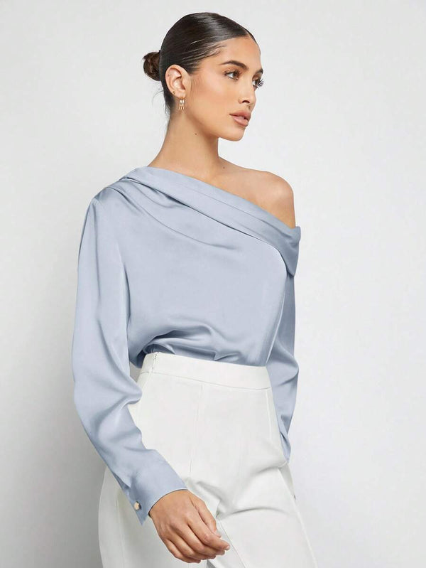 Blusa Asimétrica Celeste de Satén Elegante