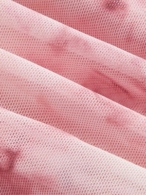 Detalle del tirante fino del vestido floral