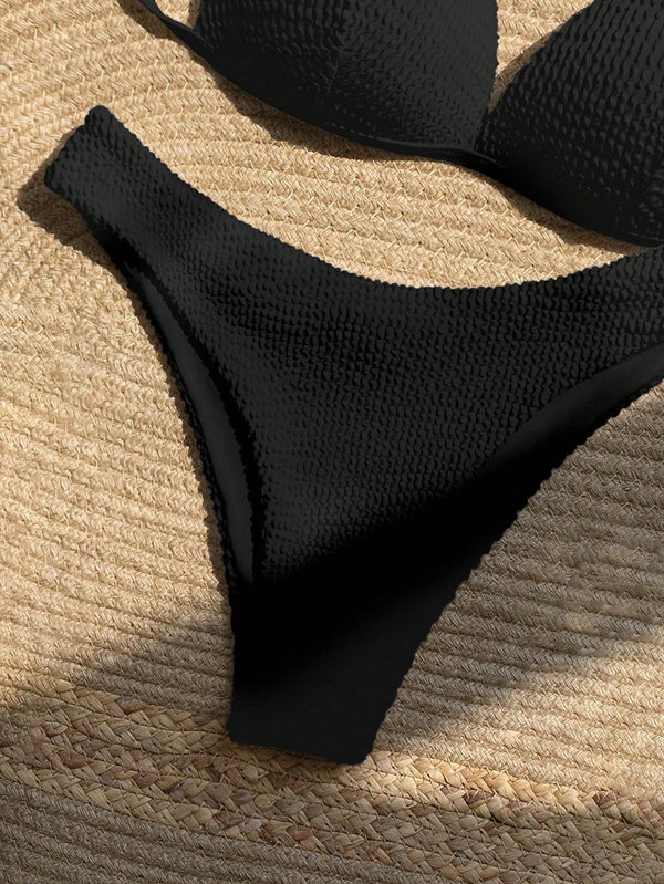 Bikini Negro Elegante Push Up De Talle Alto Con Perlas detalle perlas.
