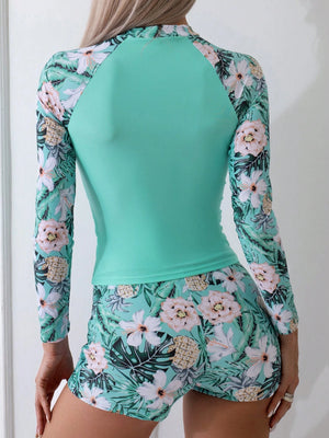 Conjunto bikini verde estampado floral vista posterior