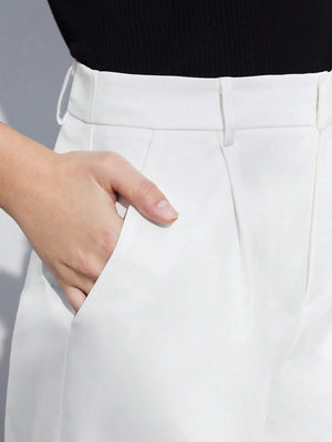 Shorts Blancos De Talle Alto Con Cinturón