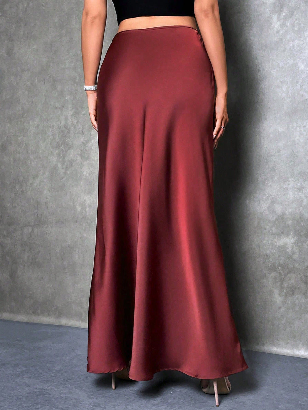 Falda elegante roja maxi corte sirena para mujer.