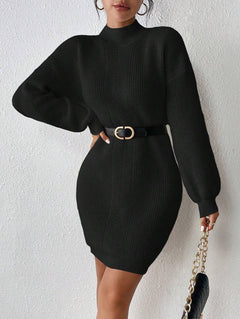 Imagen frontal del vestido negro casual con cuello alto y canalé